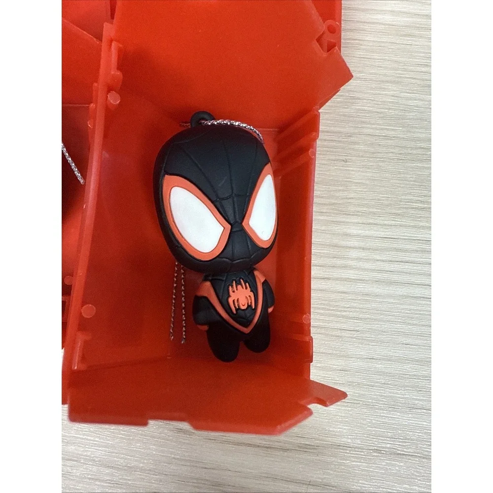 Hallmark Mystery Ornament Marvel‎ SPIDER-MAN RARE Venom MILES MORALES 2